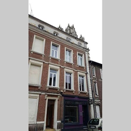 F1 Au Pied De La Cathedrale Apartment Beauvais Bagian luar foto