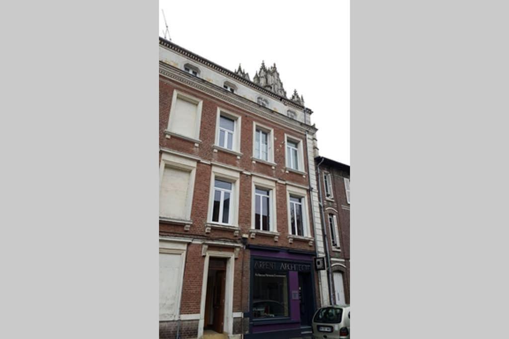 F1 Au Pied De La Cathedrale Apartment Beauvais Bagian luar foto
